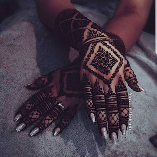 back hand henna design