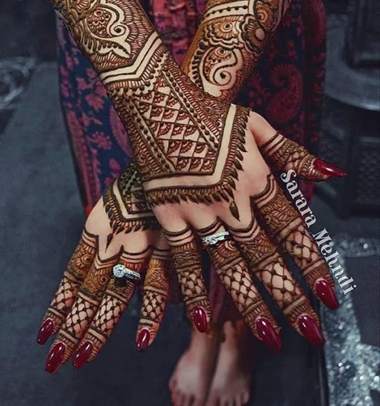 Backhand Mehndi Design