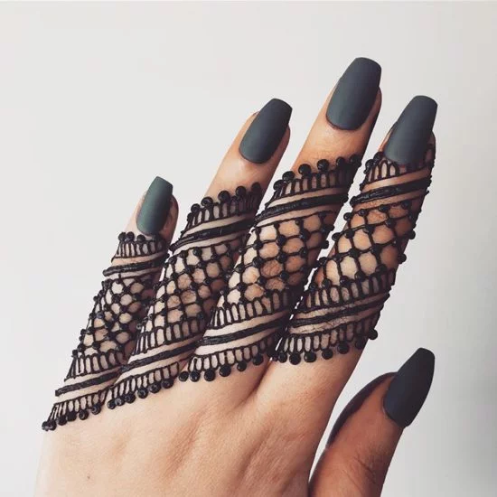 Mehndi design for fingers