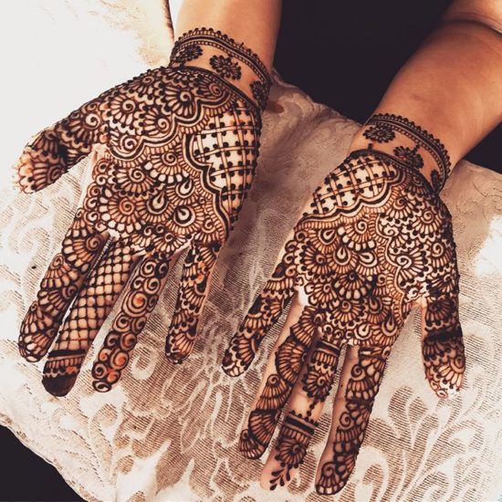 beautiful front mehndi design