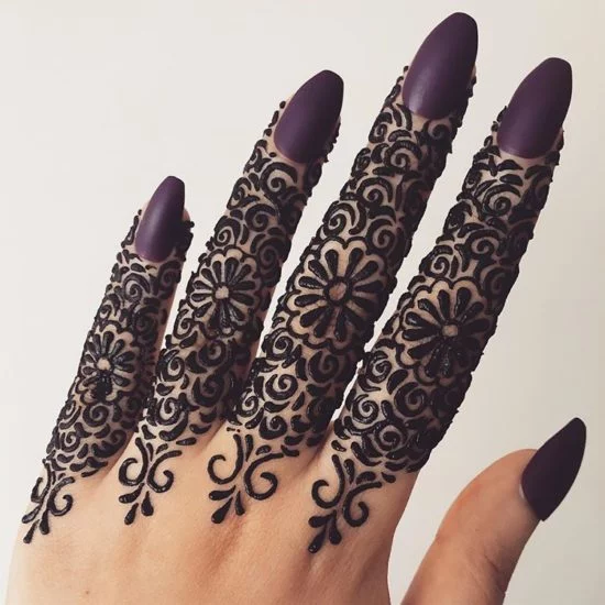 Mehndi design for fingers