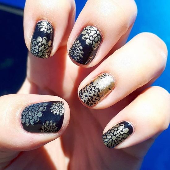 Black Nails with Golden Flowers