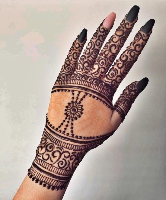 Elegant Back hand mehndi design