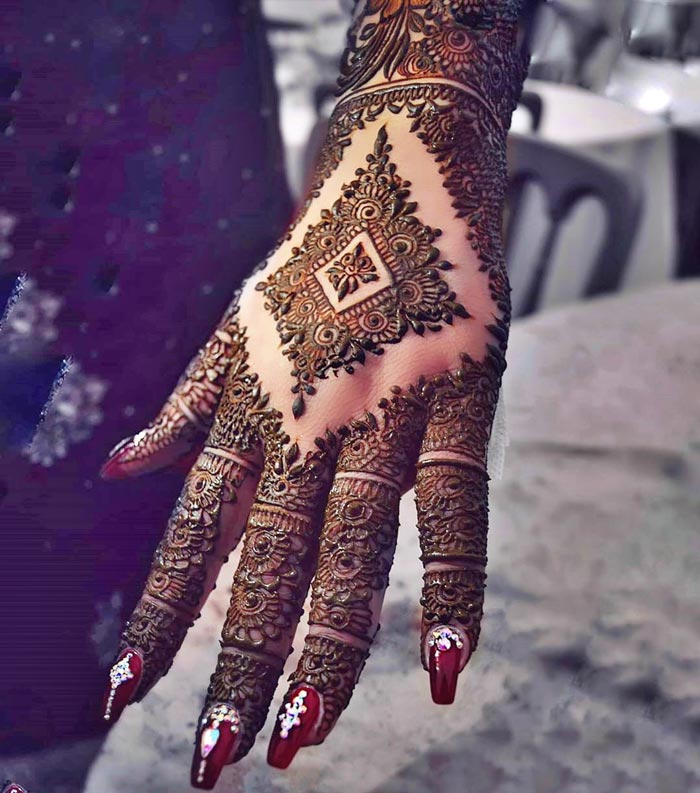 Best Mehndi Designs for Eid ul Fitr 2023: Front Hand, Back Hand, and for  Kids | Dailyinfotainment