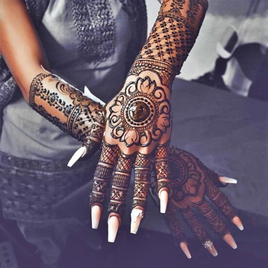 Beautiful Back hand mehndi design