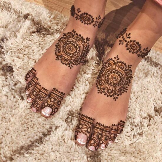 Beautiful Feet mehndi design