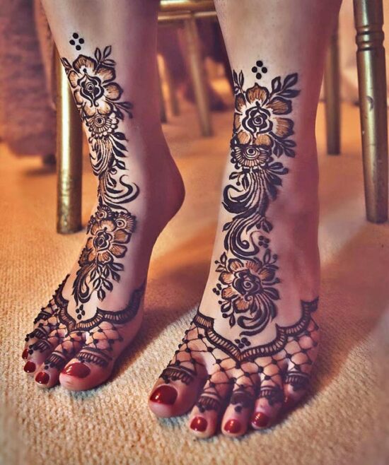 Beautiful Feet mehndi design