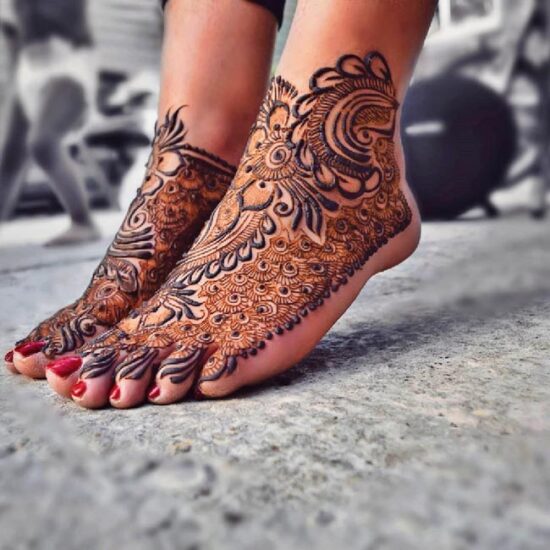 Elegant Feet mehndi design