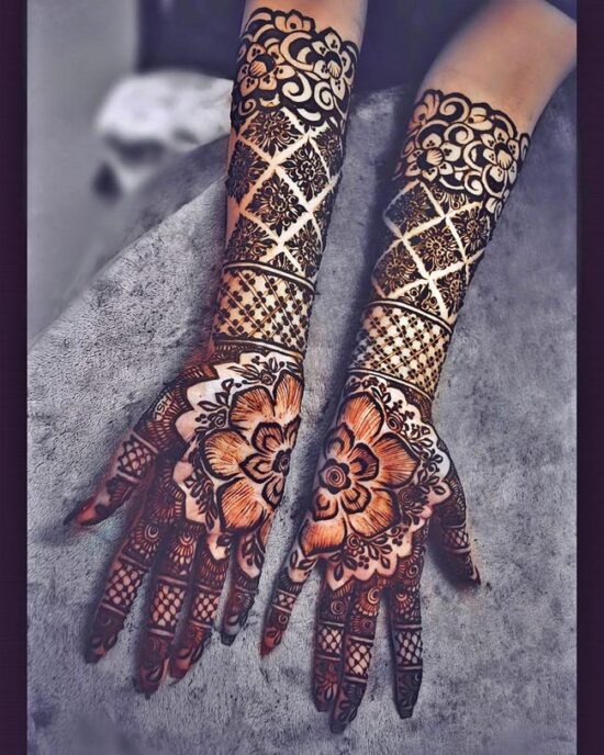 Flower Pattern Front Hand Mehndi Design