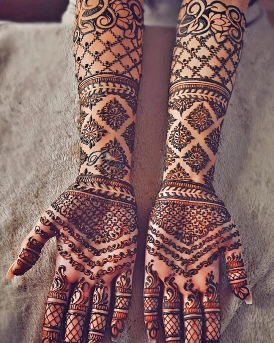 Pattern Front Hand Mehndi Design