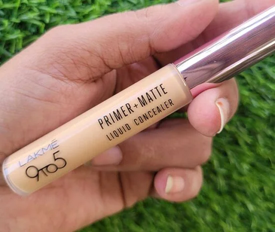 Lakmé 9To5 Primer + Matte Liquid Concealer Sand Shade